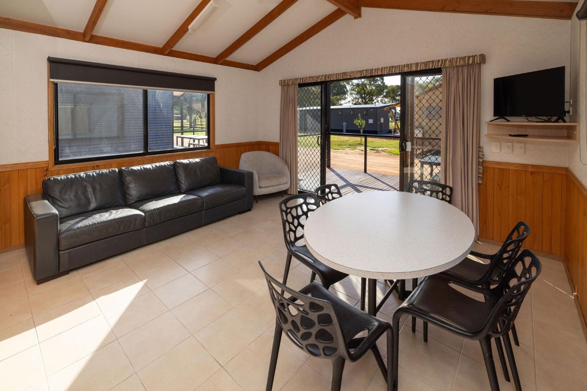 Big4 Renmark Riverfront Holiday Park Exterior photo