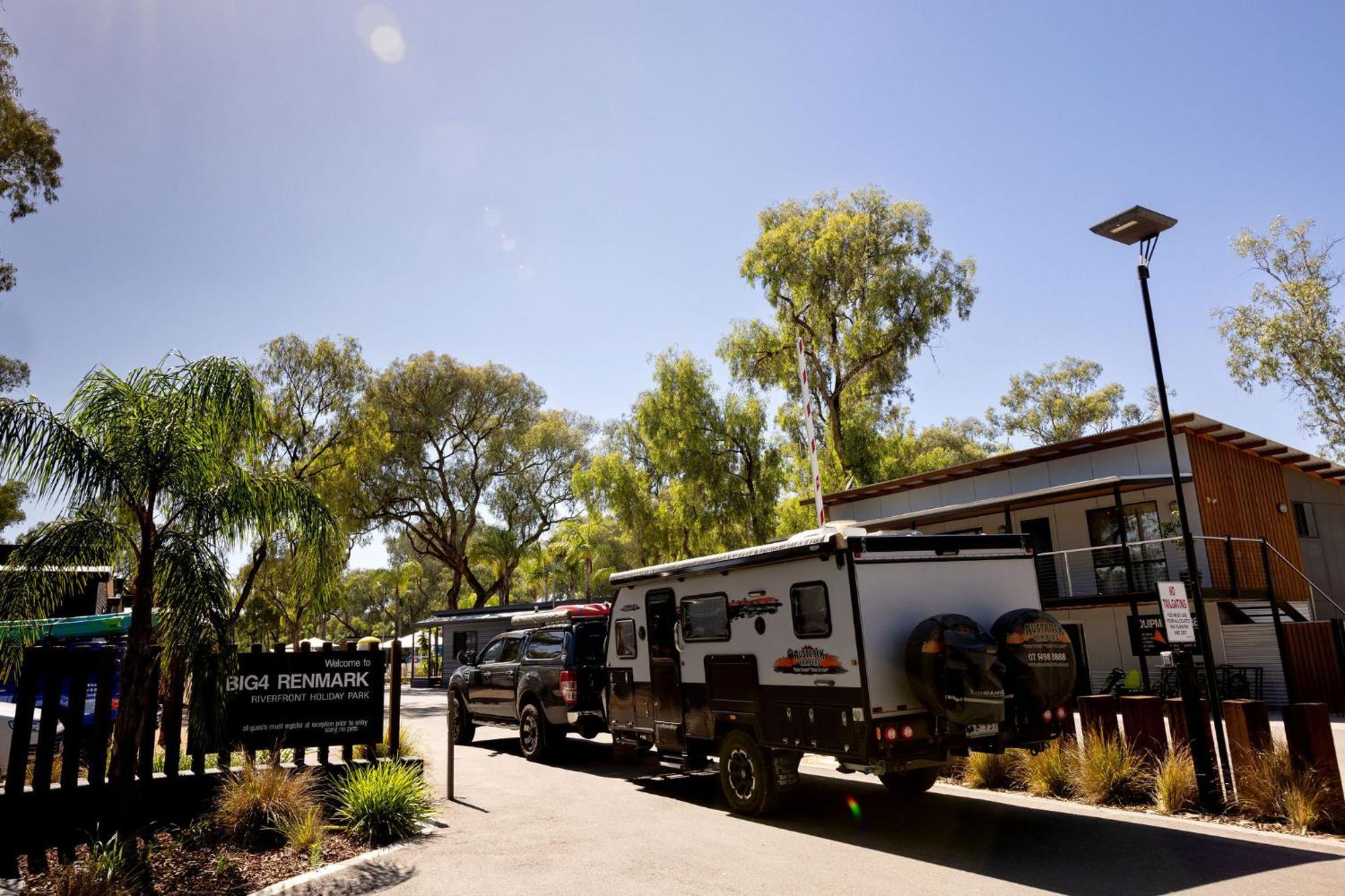 Big4 Renmark Riverfront Holiday Park Exterior photo